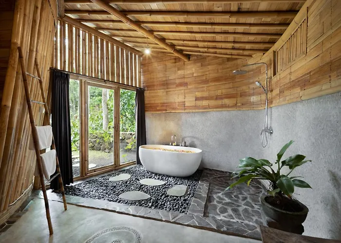 Asep Gumi Bamboo Pesagi Villa Selemadeg