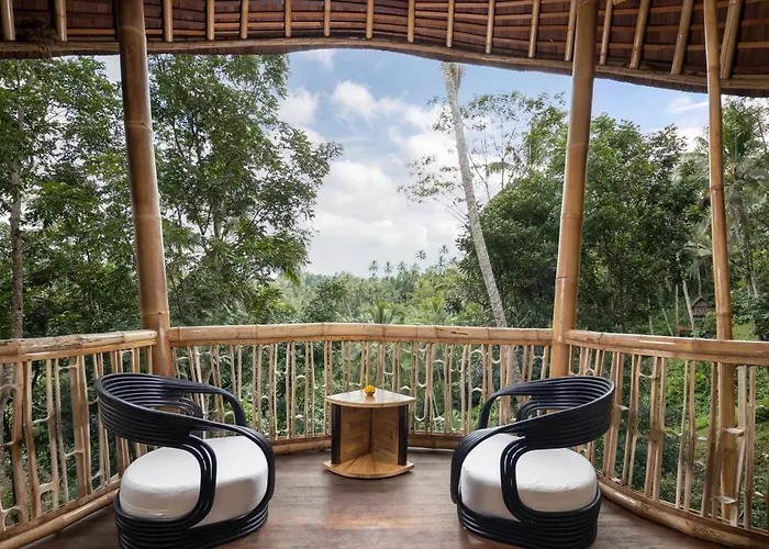 Asep Gumi Bamboo Pesagi Villa Selemadeg