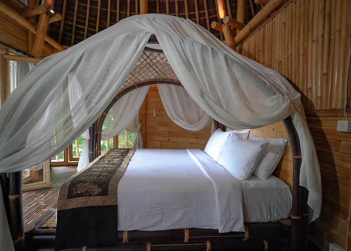Villa Asep Gumi Bamboo Pesagi *