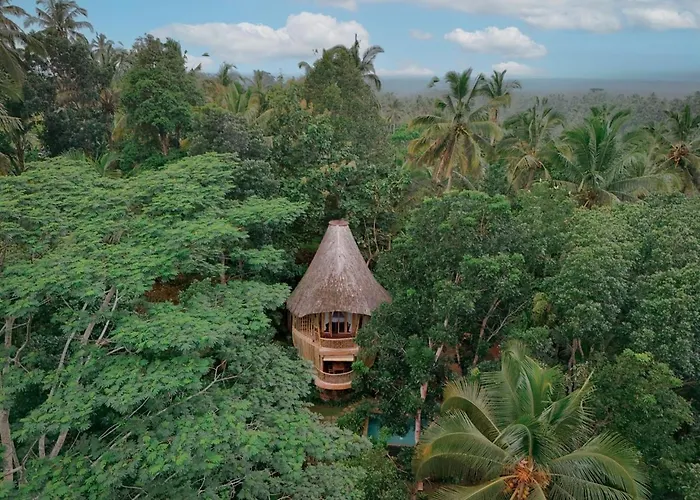 Asep Gumi Bamboo Pesagi Villa *