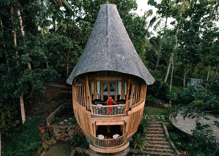 Asep Gumi Bamboo Pesagi Villa