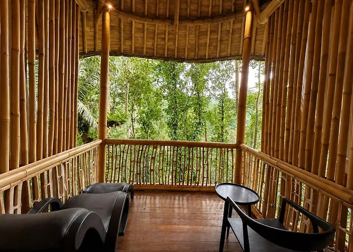 Asep Gumi Bamboo Pesagi Villa