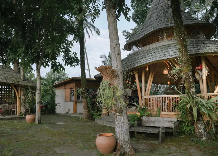 Villa Asep Gumi Bamboo Pesagi