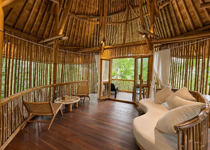Villa Asep Gumi Bamboo Pesagi