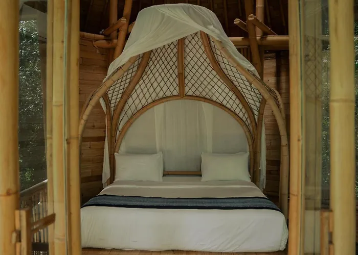 Villa Asep Gumi Bamboo Pesagi *
